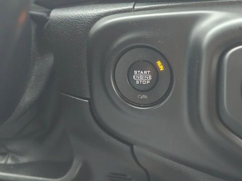 Used 2020 Jeep Wrangler Sport image 22