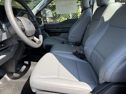 New 2026 Ford F250 XL w/ XL Driver Assist Package RWD image 9
