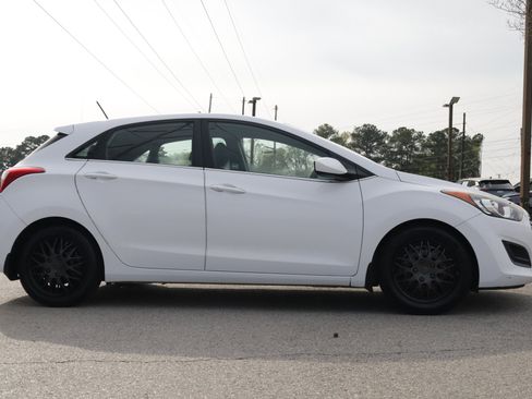 Used 2016 Hyundai Elantra GT image 6