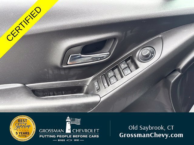 Used 2022 Chevrolet Trax LT w/ LT Convenience Package AWD/4WD image 10