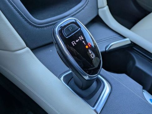 Used 2019 Cadillac XT5 AWD image 25