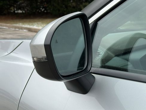 Certified 2022 Nissan Rogue SV image 10