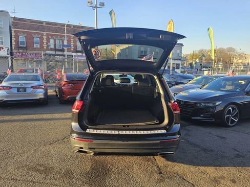 Used 2020 Volkswagen Tiguan SEL image 8