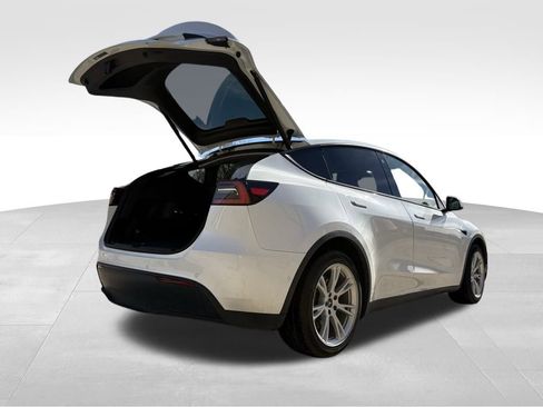 Used 2021 Tesla Model Y 2WD image 15
