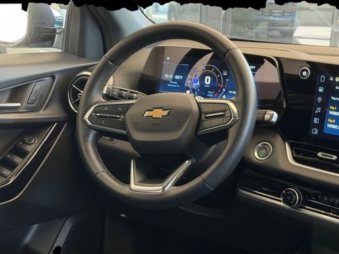 Used 2025 Chevrolet Equinox LT image 28