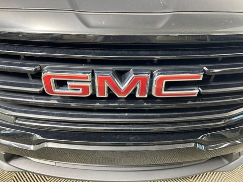Used 2023 GMC Terrain SLE w/ Driver Convenience Package FWD image 10