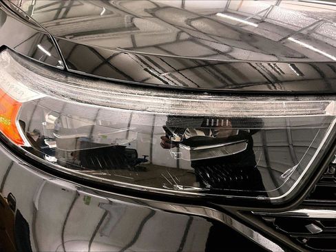 Used 2020 Ford Explorer XLT w/ Equipment Group 202A image 28