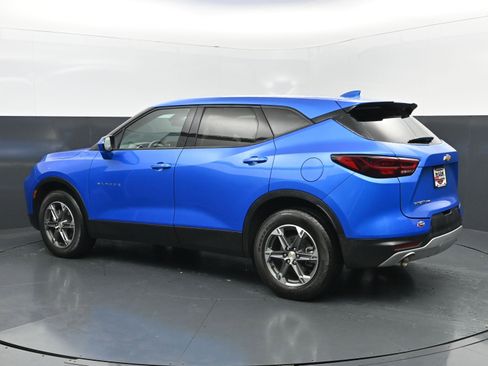 Used 2025 Chevrolet Blazer LT AWD/4WD image 3