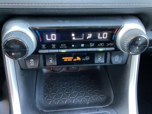 Used 2022 Toyota RAV4 XLE w/ Convenience Package AWD/4WD image 20