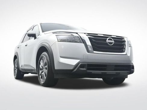 Used 2024 Nissan Pathfinder SV image 32