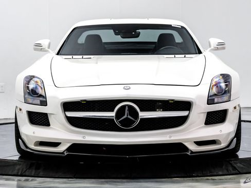 Used 2011 Mercedes-Benz SLS AMG Coupe image 36