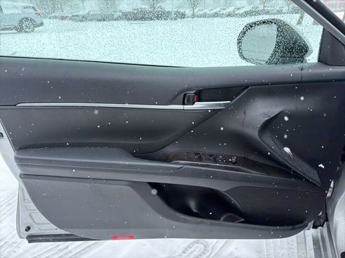 Used 2023 Toyota Camry SE image 16
