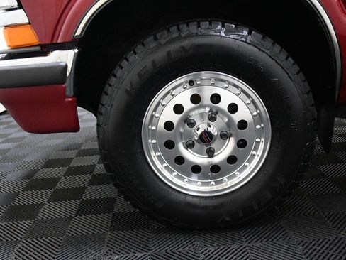 Used 2000 Chevrolet S10 Pickup LS w/ Preferred Equipment Group image 24