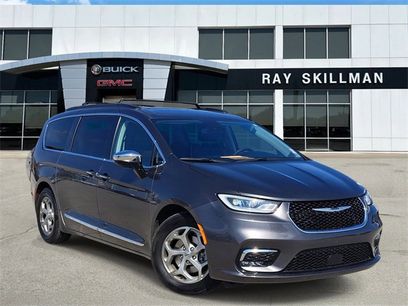 Used 2023 Chrysler Pacifica Limited