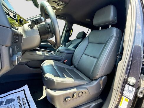 Used 2025 Chevrolet Tahoe LT RWD image 23