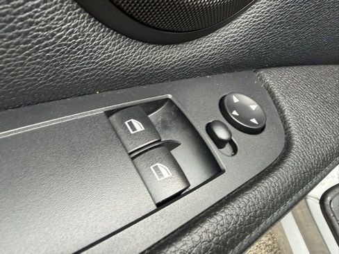 Used 2011 BMW 328i xDrive Coupe AWD/4WD image 12