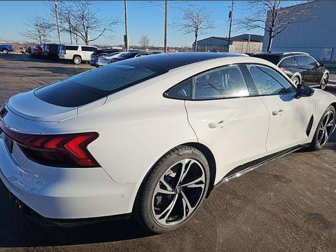 Used 2022 Audi e-tron GT Prestige w/ Prestige Package image 4