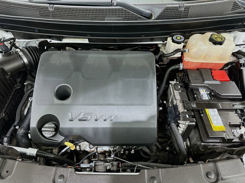 Used 2020 Chevrolet Traverse LT w/ LPO, Cargo Package FWD image 31