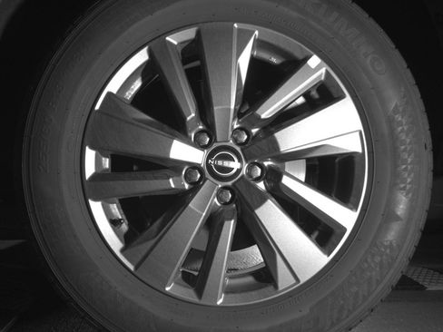 Used 2025 Nissan Pathfinder SV FWD image 14