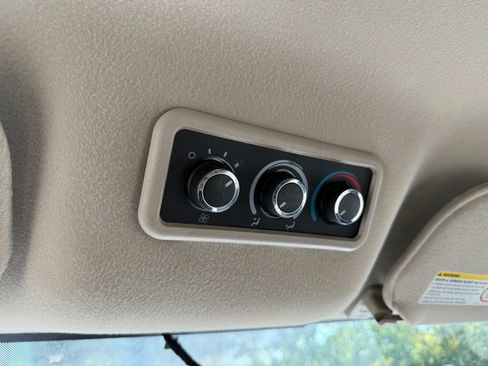 Used 2015 GMC Savana 3500 LT w/ LT Preferred Equipment Group image 30