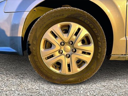 Used 2019 Dodge Grand Caravan SE image 9