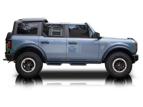 Used 2023 Ford Bronco Badlands w/ Sasquatch Package AWD/4WD image 2
