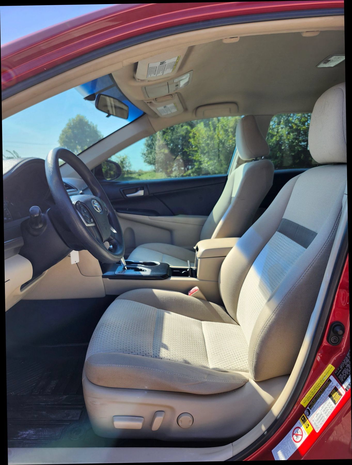 Used 2014 Toyota Camry LE FWD image 9