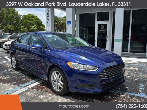 Used 2015 Ford Fusion SE FWD image 3