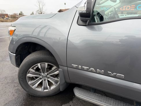 Used 2018 Nissan Titan SL image 37