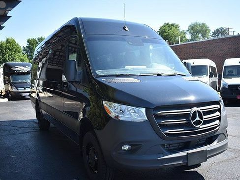 Used 2024 Mercedes-Benz Sprinter 3500 image 3