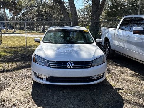 Used 2013 Volkswagen Passat TDI SEL Premium image 3
