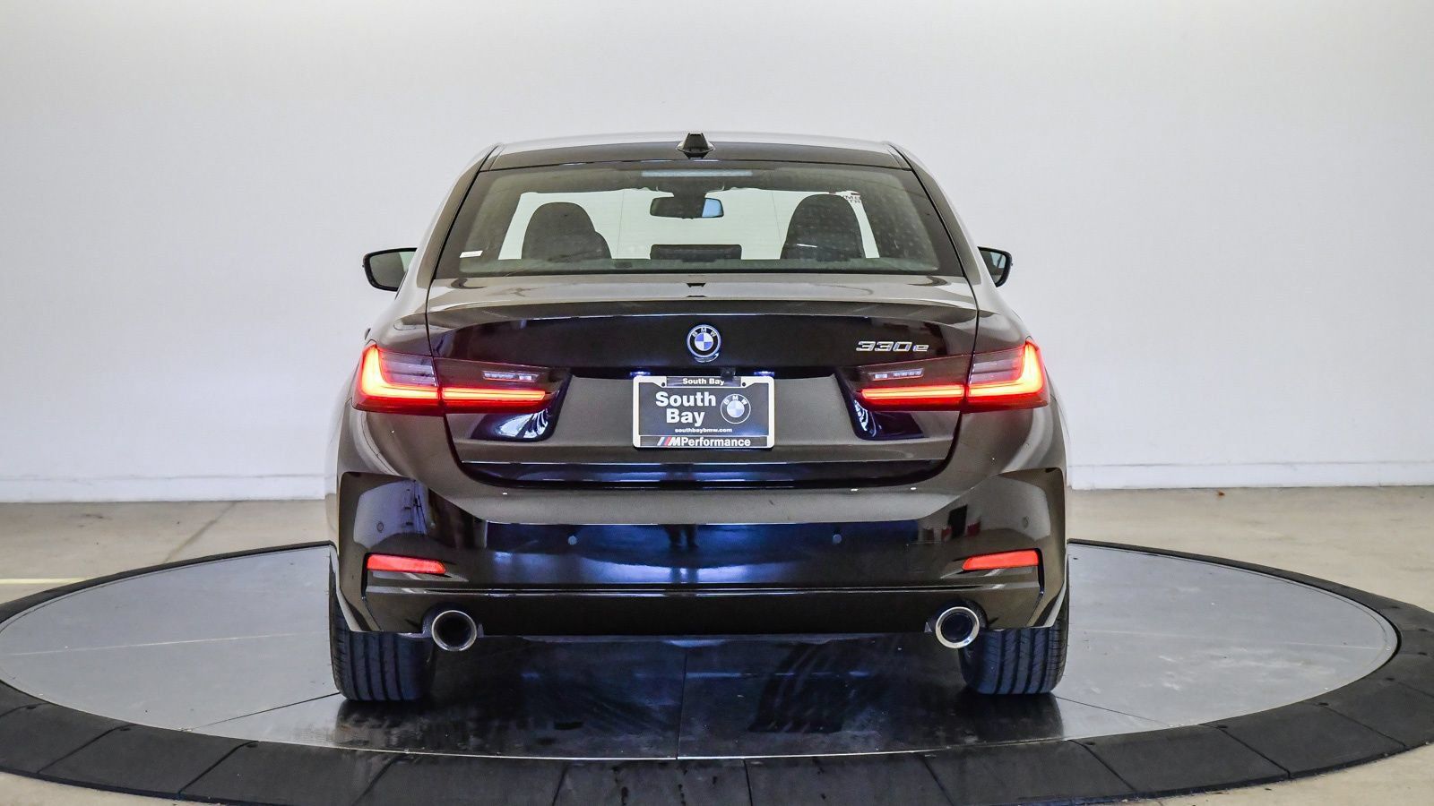 Certified 2024 BMW 330e w/ Convenience Package RWD image 2