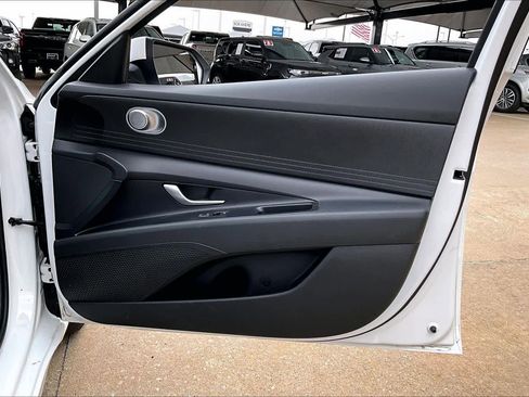 Used 2023 Hyundai Elantra SEL image 24