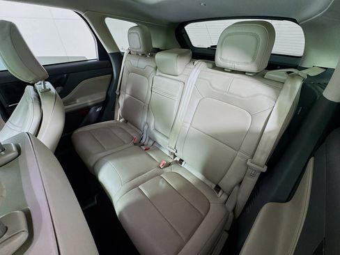 Used 2021 Lincoln Corsair AWD w/ Premium Package image 22