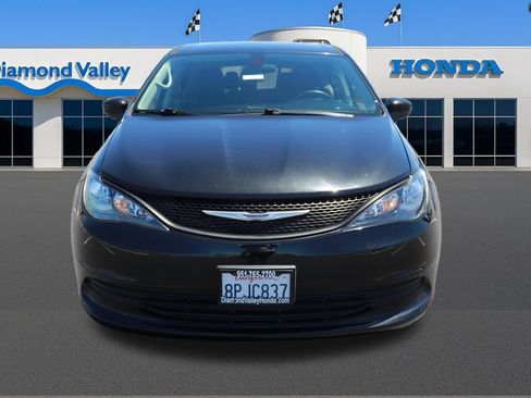 Used 2020 Chrysler Voyager L FWD image 2