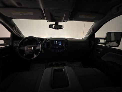 Used 2019 GMC Sierra 2500 2WD Crew Cab w/ Sierra Convenience Package image 38