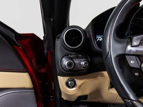 Certified 2019 Ferrari Portofino image 38