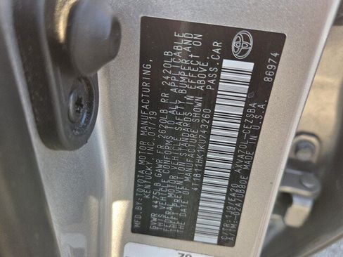 Used 2019 Toyota Camry SE w/ Convenience Package FWD image 16
