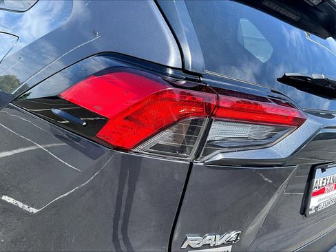 Used 2025 Toyota RAV4 XLE AWD/4WD image 27
