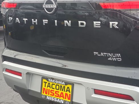 New 2025 Nissan Pathfinder Platinum image 27