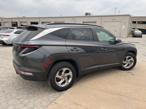 Used 2023 Hyundai Tucson SEL FWD image 2