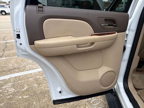 Used 2011 GMC Yukon SLT image 27