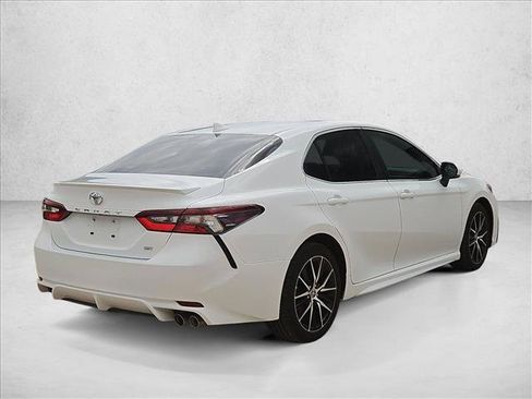 Used 2022 Toyota Camry SE w/ Carpet Mat Package (TMS) FWD image 5