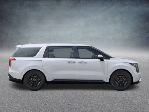 Used 2026 Kia Carnival image 7