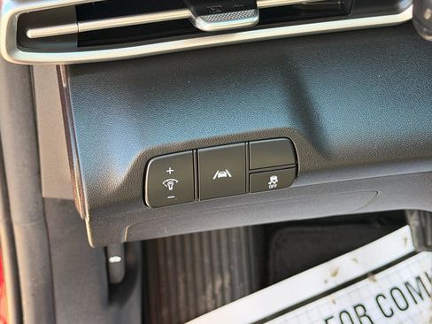 Used 2023 Hyundai Elantra SEL w/ Convenience Package image 10