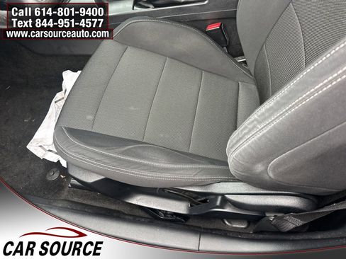 Used 2017 Ford Mustang V6 image 9