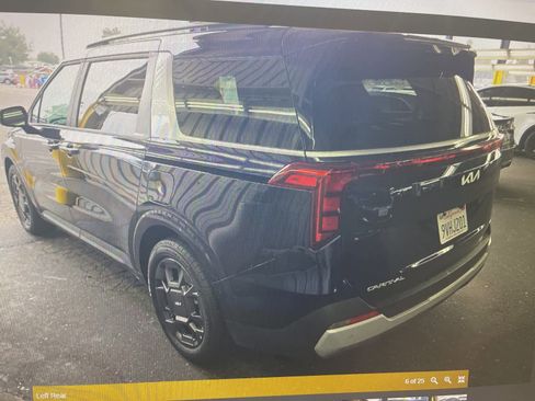 Used 2026 Kia Carnival EX image 5