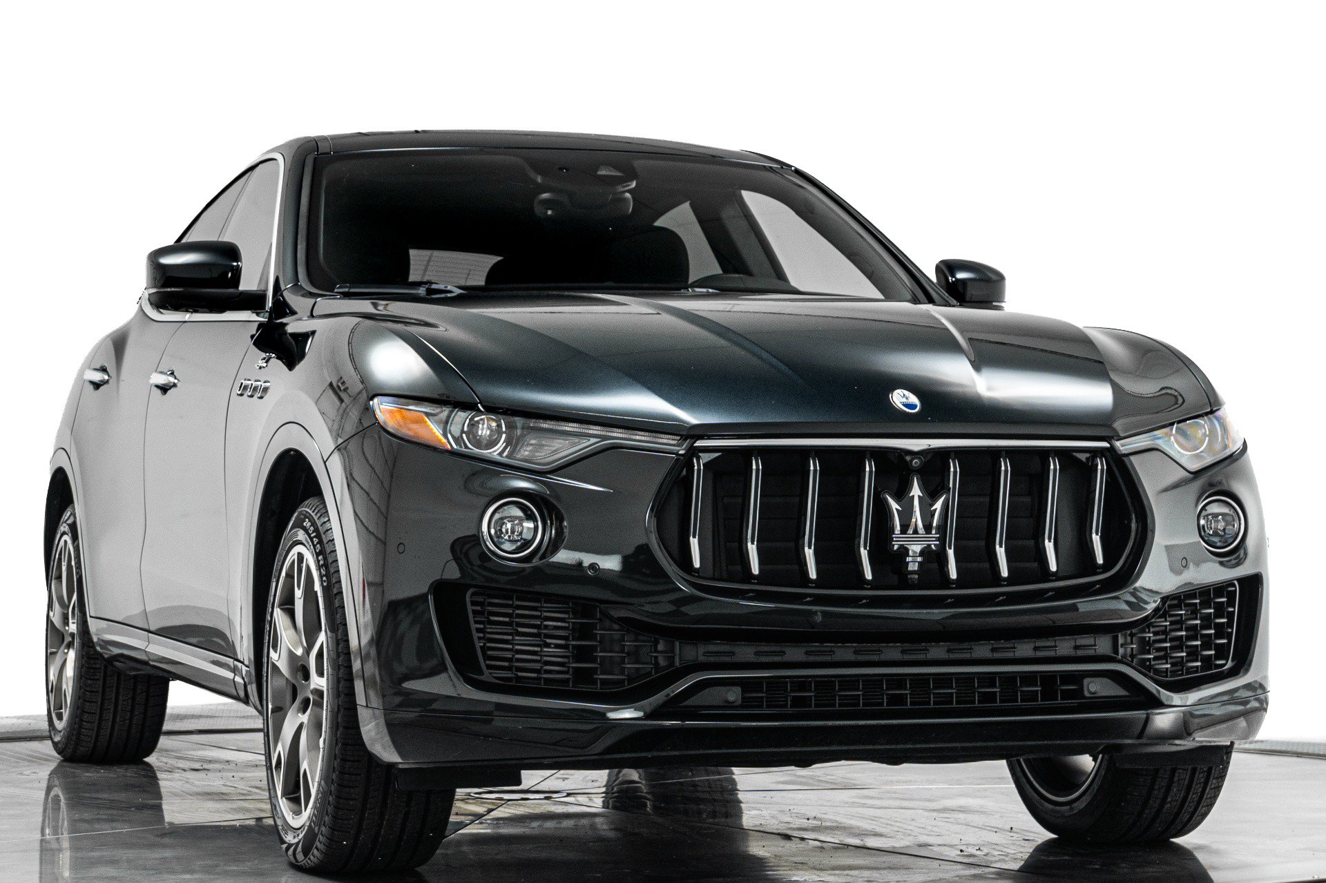 Used 2023 Maserati Levante GT AWD/4WD image 3