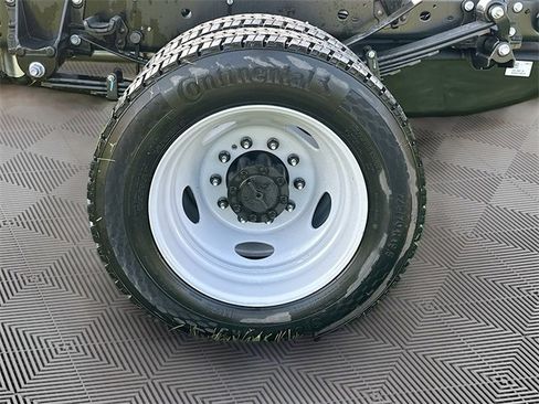 New 2025 Ford F550 4x4 Regular Cab Super Duty image 15