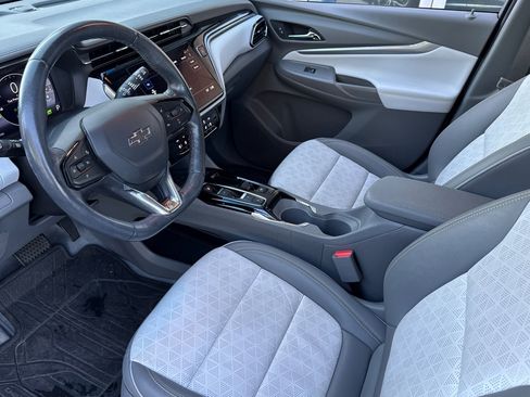 Used 2023 Chevrolet Bolt EUV Premier image 11